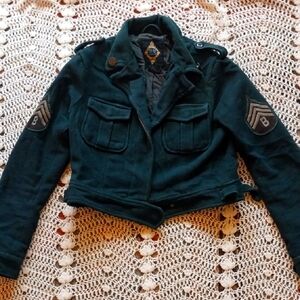 BB Dakota Green Utility Jacket with Structured Collar and Cropped Length